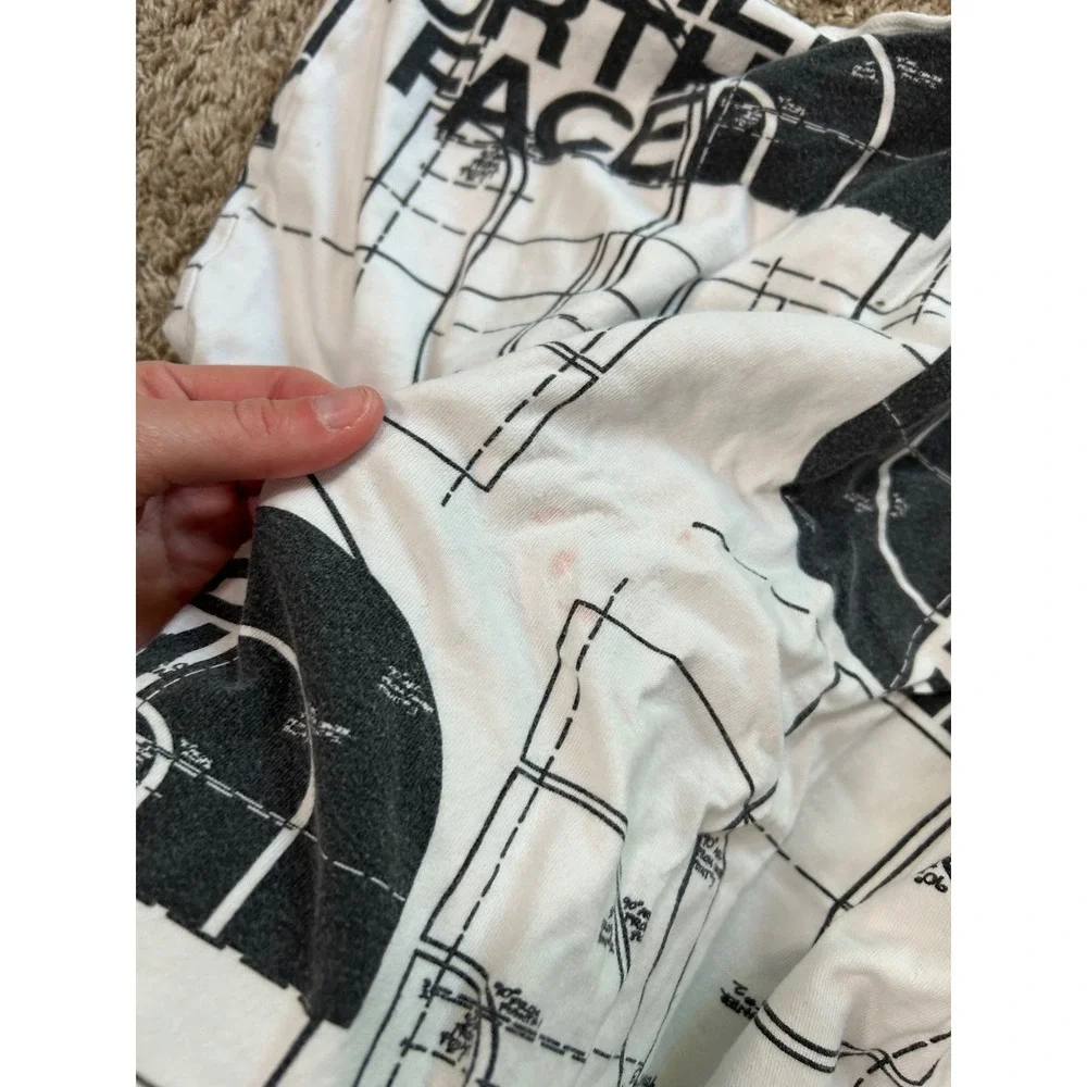 The North Face Mens White Graphic T-Shirt Large Gorpcore Streetwear *READ